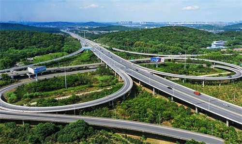 荣昌钢筋套筒应用于高速公路